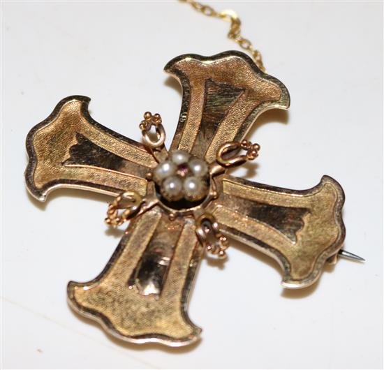 Maltese cross brooch pendant